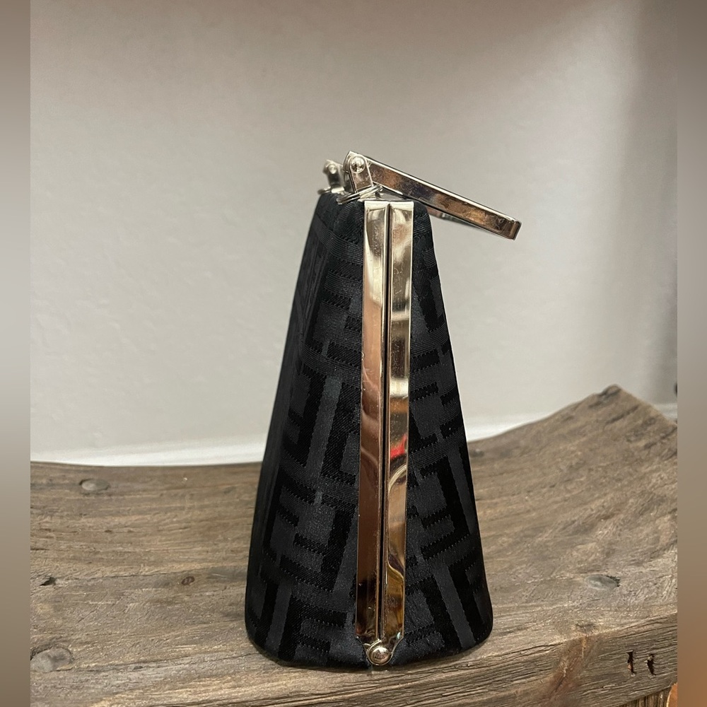 Women black and silver clutch bag  so beautiful in excellent condition - Picture 3 of 8